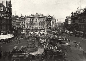 Piccadilly Circus, London 1912
